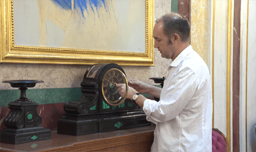 una revisión semanal garantiza la precisión horaria de los relojes del Congreso